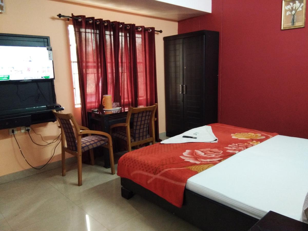 A.R.Residency Hotel Kunnamangalam Exterior foto