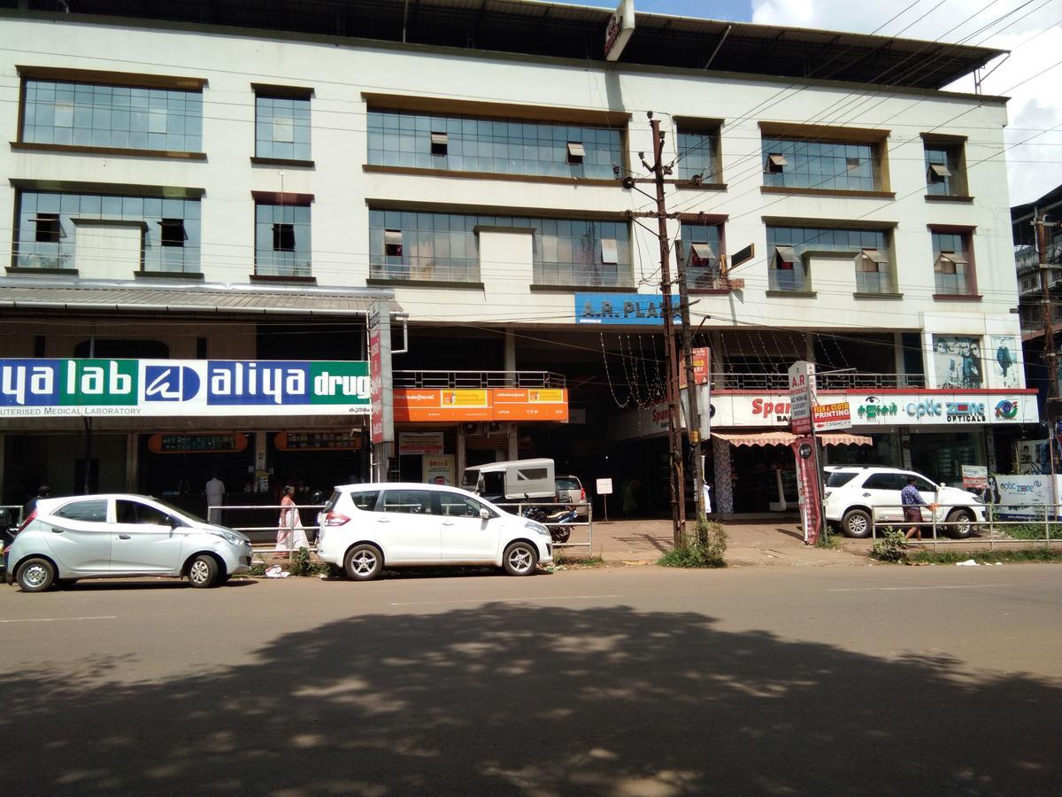 A.R.Residency Hotel Kunnamangalam Exterior foto