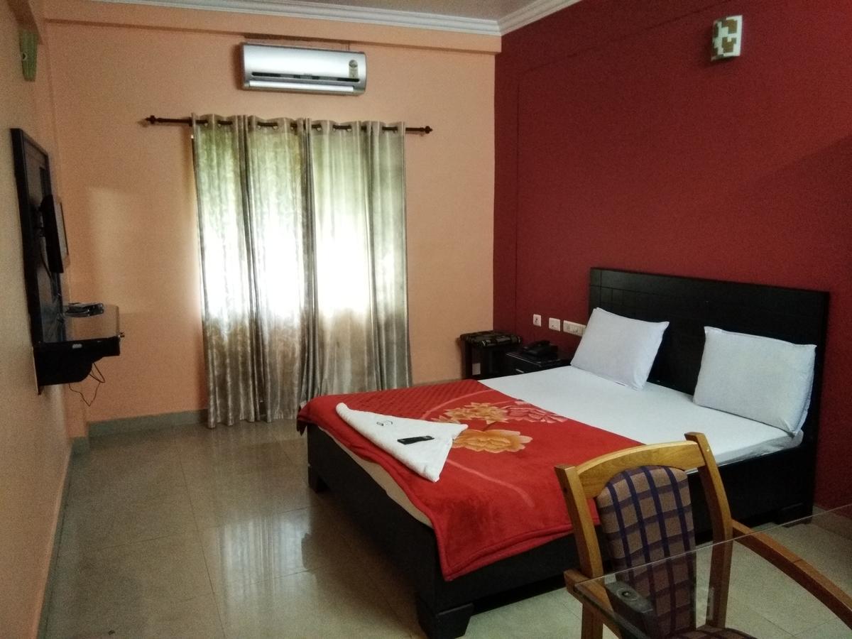 A.R.Residency Hotel Kunnamangalam Exterior foto