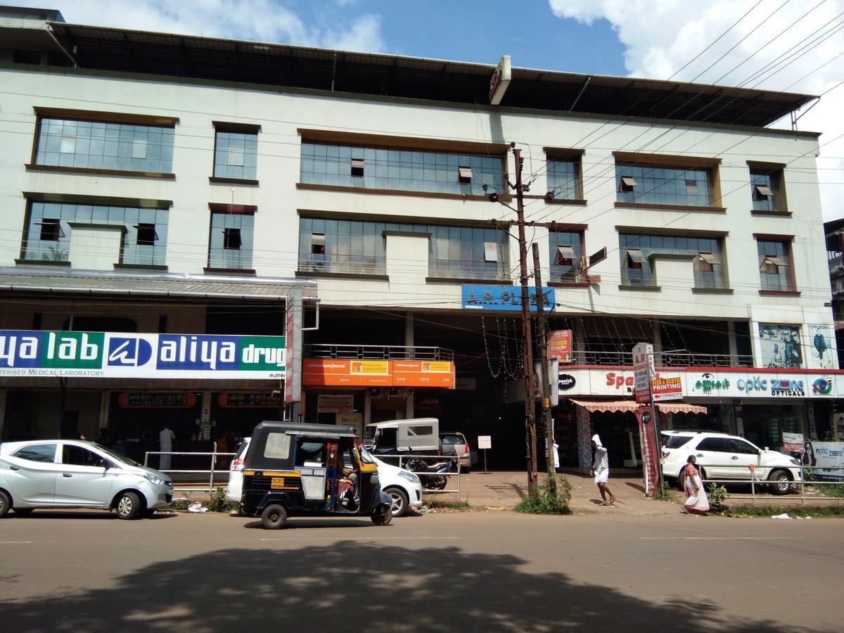 A.R.Residency Hotel Kunnamangalam Exterior foto